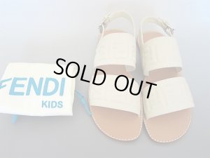 画像1: FENDI　フェンディー　サイズ３９　FFエンボス　ロゴ入り　レザーサンダル　